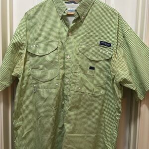 EUC! Men’s Columbia Men's Light Green Plaid Shirt Large